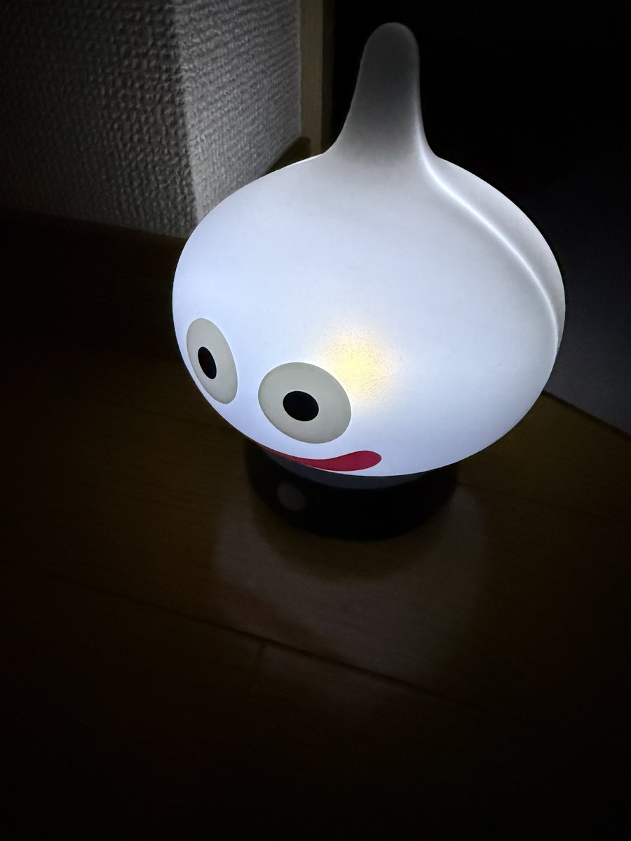 nRs_yellow's tweet photo. 夜中トイレに行く時に活用しています
スライムのライトかわよ https://t.co/7epbicNwQe
