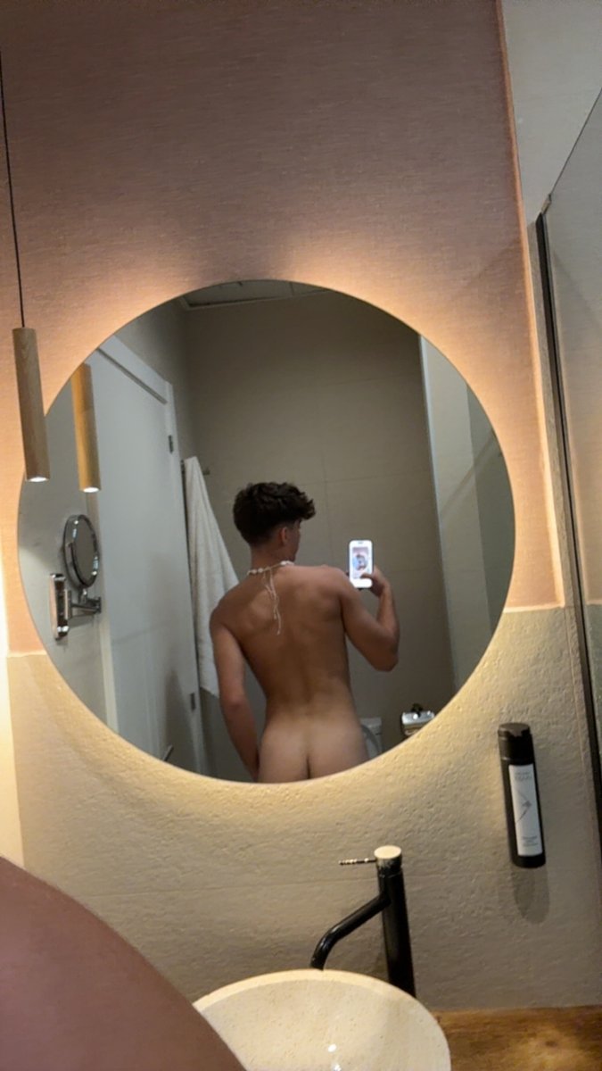 twink2006jj's tweet photo. use my ass🍑 https://t.co/8TTHBd3EZO