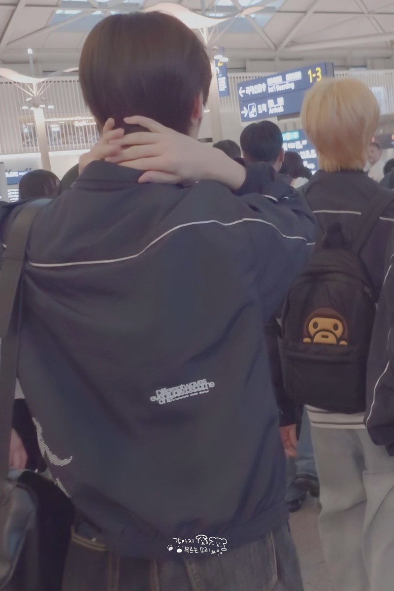 1130H0311's tweet photo. 컴백스폰가 ㄷㄷㄷㄷ https://t.co/I6o46GNltt