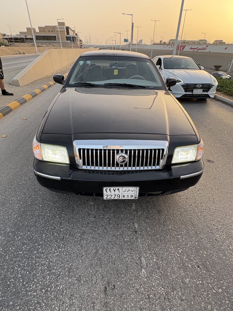 Ziyad_Studio's tweet photo. سيارتي كانت قبل شهر وشوي بمحل اسمه (الخط الأبيض) بالصناعية القديمة، وكان العامل الهندي يماطل فيني كل شوي بمشكلة فيها، رحت قبل يومين للورشة لقيته طالع من الورشة هو العمال اللي معه، والسيارة غير موجودة، وجواله مفصول.
السيارة: جراند ماركيز 2011
اللوحة: ب س ك  2279

اللهم رد ضالتي https://t.co/ZKxVGOCYEq