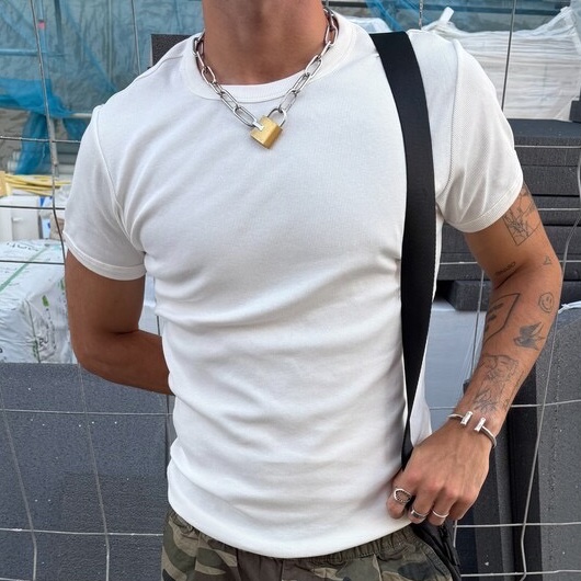CaminoTV's tweet photo. les bermudas camo avec un haut blanc ça fonction super bien 

tee https://t.co/WEzkOppSts 16€
bermuda https://t.co/Bqilv6Lhy0 40€
sling bag https://t.co/wyK3gaSAls 23€
shoes https://t.co/KlWCpMM0wL 160€ https://t.co/VDK83oiNQO