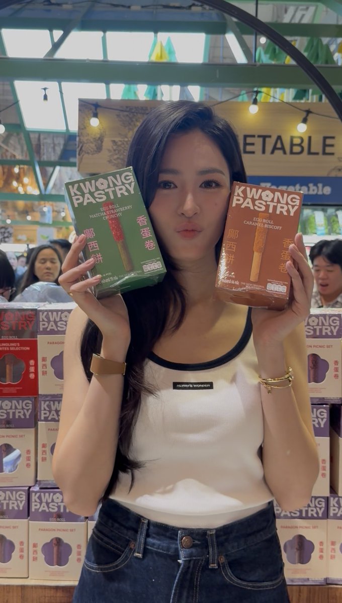 Siam_Paragon's tweet photo. คนกับขนมอะไรน่ารักกว่ากันน้า🤍

✨ Surprise พิเศษจาก #LingLingKwong ที่ Gourmet Market ชั้น G สยามพารากอน

#KwongPastrySiamParagon
#GourmetMarketThailand
#KwongPastry #SiamParagon https://t.co/jSw5b7MKbK
