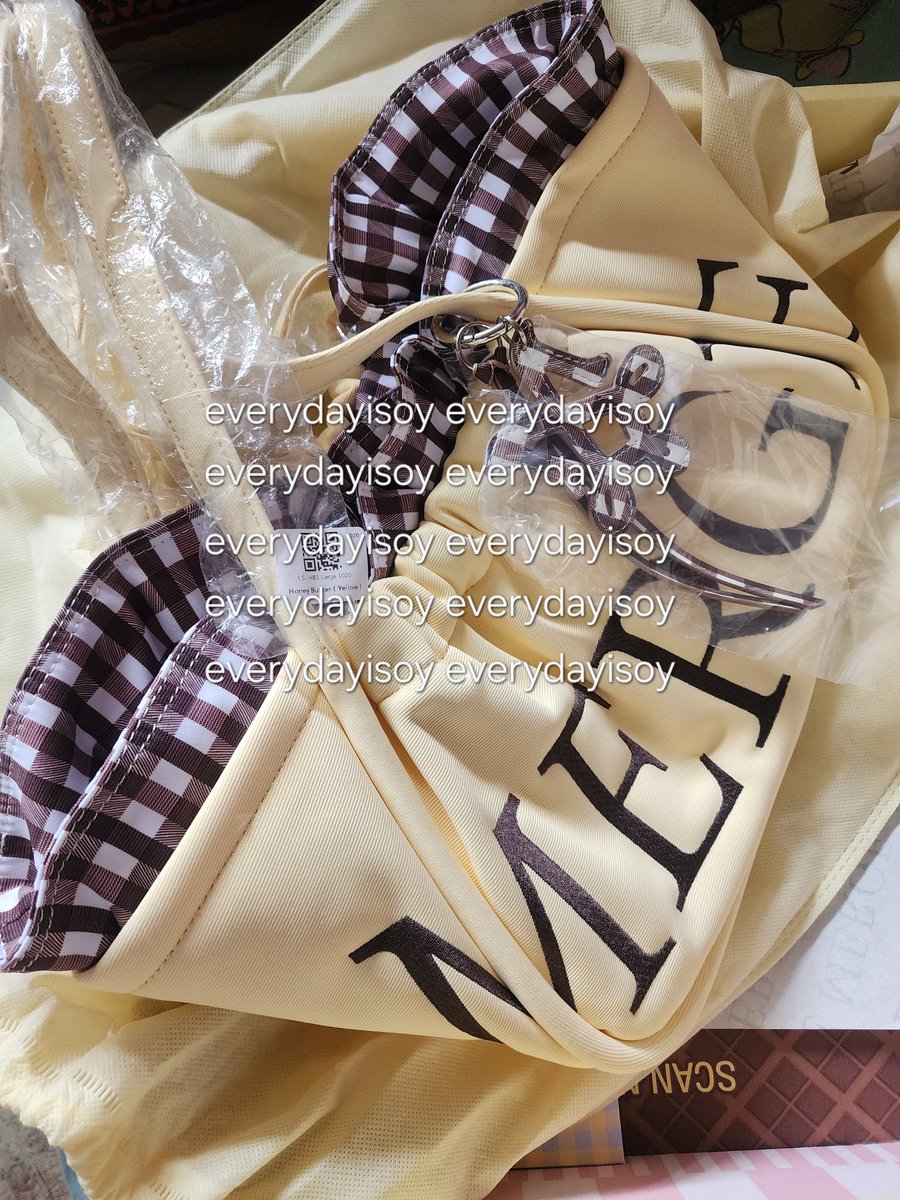 everydayisoy's tweet photo. WTS / ขาย / Sell

ปล่อยสีเหลืองค่า 3,200

🍯Honey Better
✅️ นัดรับ BTS Samrong 
ระแวกใกล้เคียงได้เลยค่ะ

#MergeFriends 
#MERGEADayBag 
#ADayBagLargeShort https://t.co/su13zLXYYn