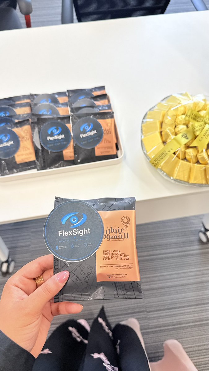 FlexSightX's tweet photo. تعال جرّب FlexSight بنفسك 
ارفع درجة الحرارة وشوف كيف يوصل التنبيه مباشرة 🤍🔥⚠️ 

#مشاريع_هولبيرتون #IoT #TuwaiqAcademy
@TuwaiqAcademy @TheGarageKSA @ADA_TWQ https://t.co/tykXXIT6bq