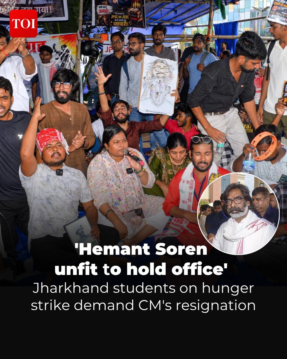 timesofindia's tweet photo. Students protesting in Jharkhand over the irregularities in the government-job recruitment process have grown livid over the state dispensation's inability to address the issue swiftly and efficiently. 

Read more 🔗  https://t.co/GZkl7ewISw
Tap into nonstop news coverage with the TOI App 👉 https://t.co/ogFaRsVinV

#Jharkhand #HemantSoren #StudentProtest #JobRecruitment #JharkhandNews #IndiaNews