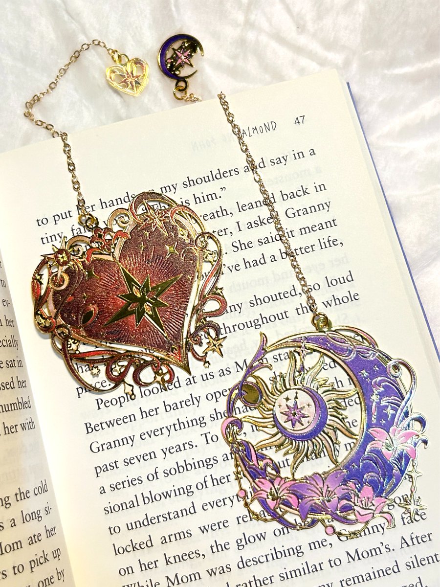 femmefa777ale's tweet photo. pretty bookmarks .ᐟ https://t.co/giELudOx4A