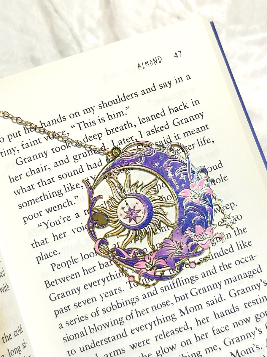 femmefa777ale's tweet photo. pretty bookmarks .ᐟ https://t.co/giELudOx4A