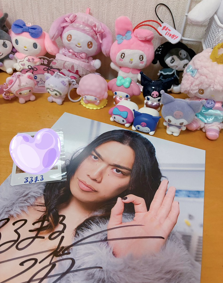purumeromero's tweet photo. いんたーねっつサイン会のやつ届いたのに載せるの今頃に…一応チェキは隠したけどおかまちゃんverだった✊🤯👏 https://t.co/gQN7N71CvN