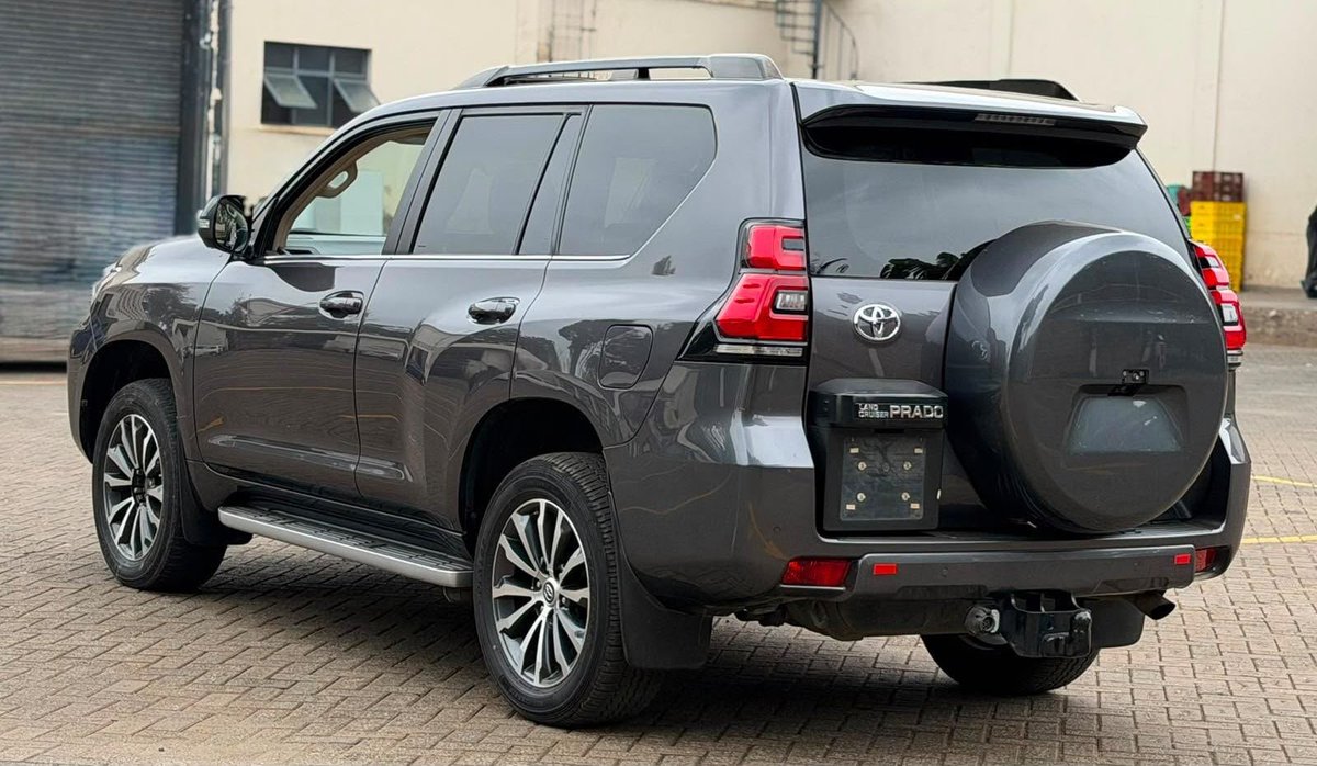 EwingKirimi's tweet photo. *https://t.co/USdMXE2JIZ*

LandCruiser PRADO VX-L J150🔥
YOM : 2021
1GD 2800cc turbocharged diesel engine
6 Speed Automatic Transmission
Mileage : 50k kms
✅KDSS(kinetic dynamic stability system) Suspension 
✅Airmatic Suspension 
✅Heights Control 
✅Two Fuel tanks with 150L Total Capacity 
✅Cooler Box
✅Multi Terrain select system 
✅Crawl Mode
✅Rear & Center Differential lock
✅Comfort(Eco),Normal,Sport & Sport + Drive modes
✅4WD
✅SUNROOF
✅7 Beige Leather Seats
✅Electric Seats
✅Front & Rear Coolled and warmed seats
✅Multimedia Interface with Bluetooth Connectivity,USB,AUX, Radio,Maps,Apple carplay and DVD player
✅Surround Sound System 
✅Dual zone climate settings
✅Side mirror indicators
✅Eco mode

Price : Ksh 11,550,000/=
*☎️ 0740613319 - Ewing*