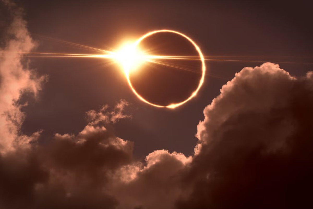 theiaincameron's tweet photo. The next total solar eclipse (Greenland, Iceland, Spain etc) is on 12 August. Eclipses are genuinely one of the strangest accidents in our planetary history.

Totality lasts only minutes, but the alignment is mind-bending.

1/n https://t.co/PdP1HnYvDB