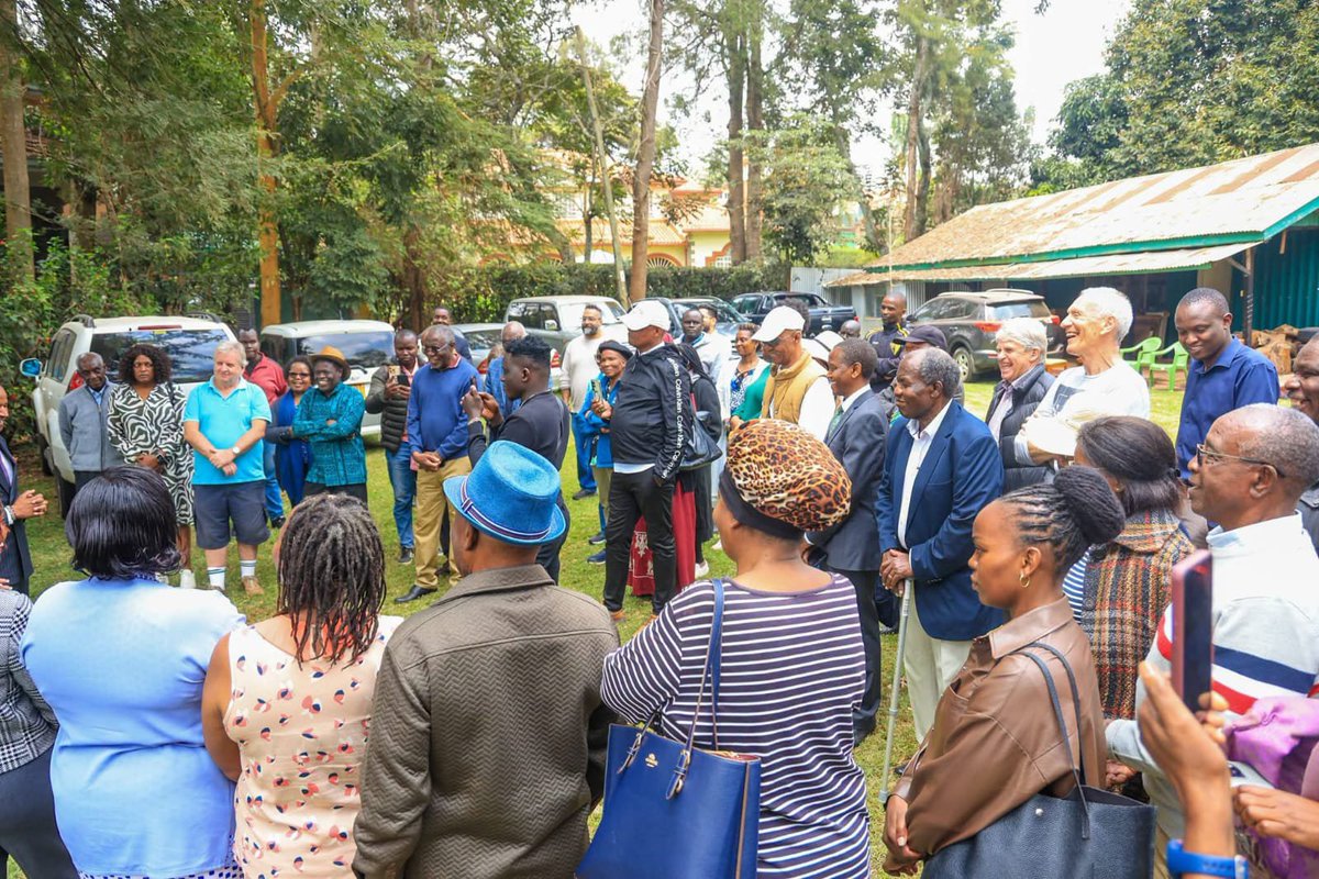 sirglickson's tweet photo. When the people called, @_HEBabuOwino_  showed up.
When public land was under threat, he stood with residents.
Leadership is about protecting the people's resources not watching them disappear.

Incoming Nairobi Governor, Babu Owino. Babu Kwa Sababu!

#RundaLandGrab https://t.co/rLvrJCeAYt
