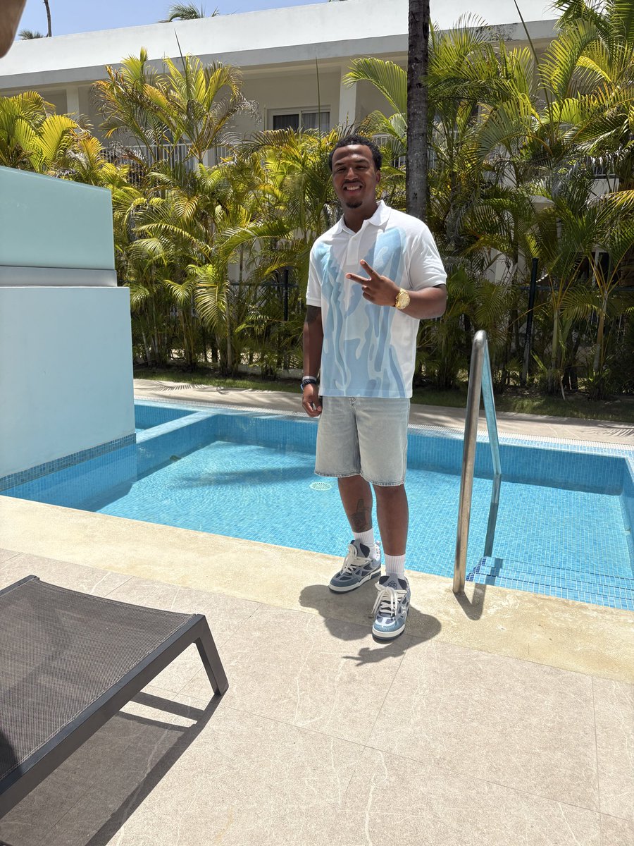 TeeParker_'s tweet photo. I’m in the Dominican, Big Papi Ortiz 🇩🇴 https://t.co/qQ4MPcjubX