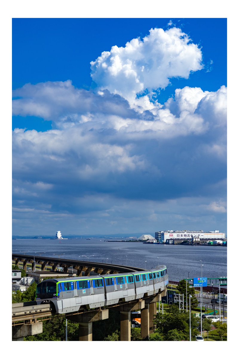 shimarusa's tweet photo. 夏の空の玄関口 https://t.co/3ULpoIsC8z