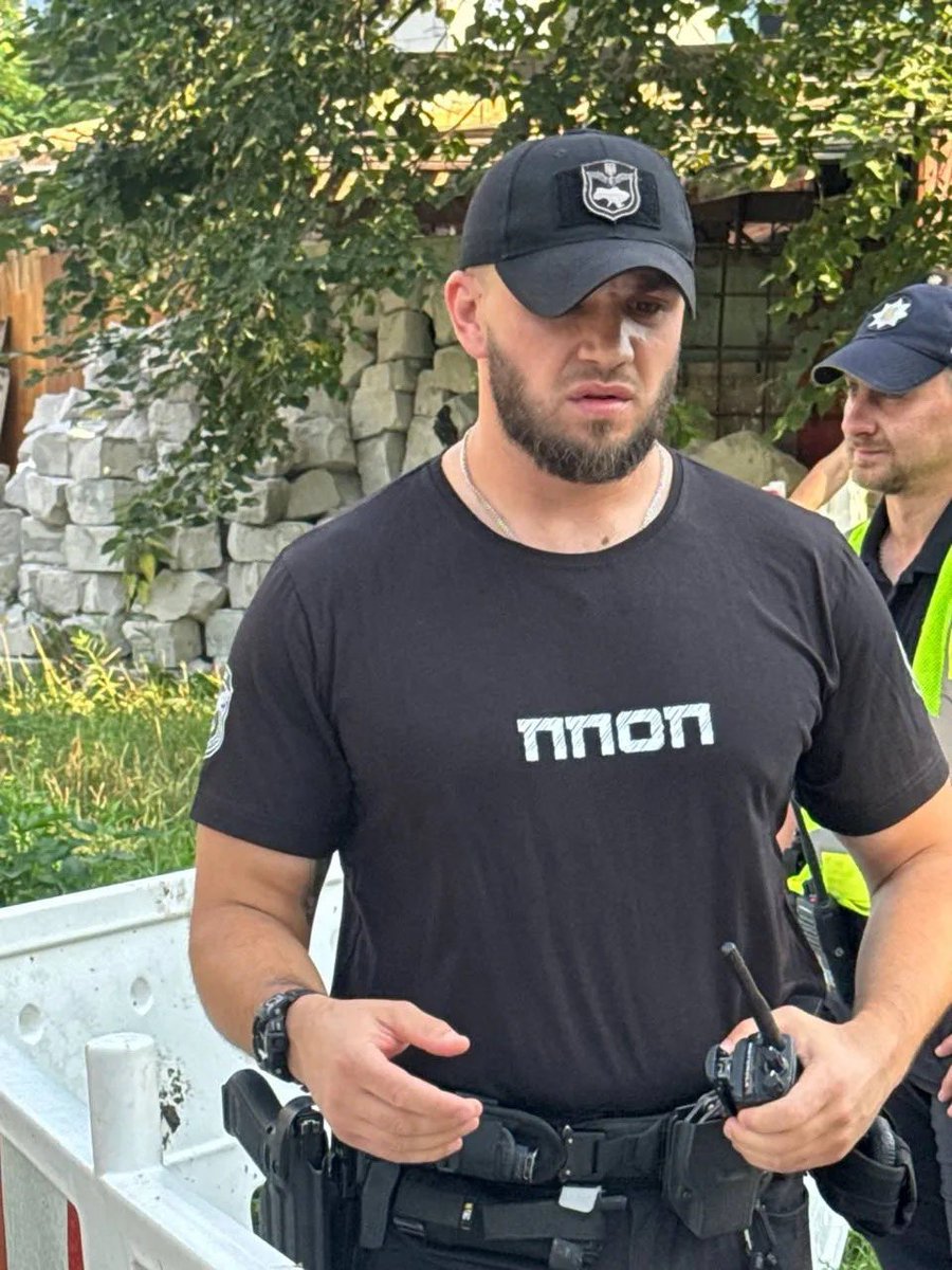 _farba_'s tweet photo. Дивіться, яких рексів підвезли воювати з жінками і дітьми https://t.co/QJ4t7JqTua