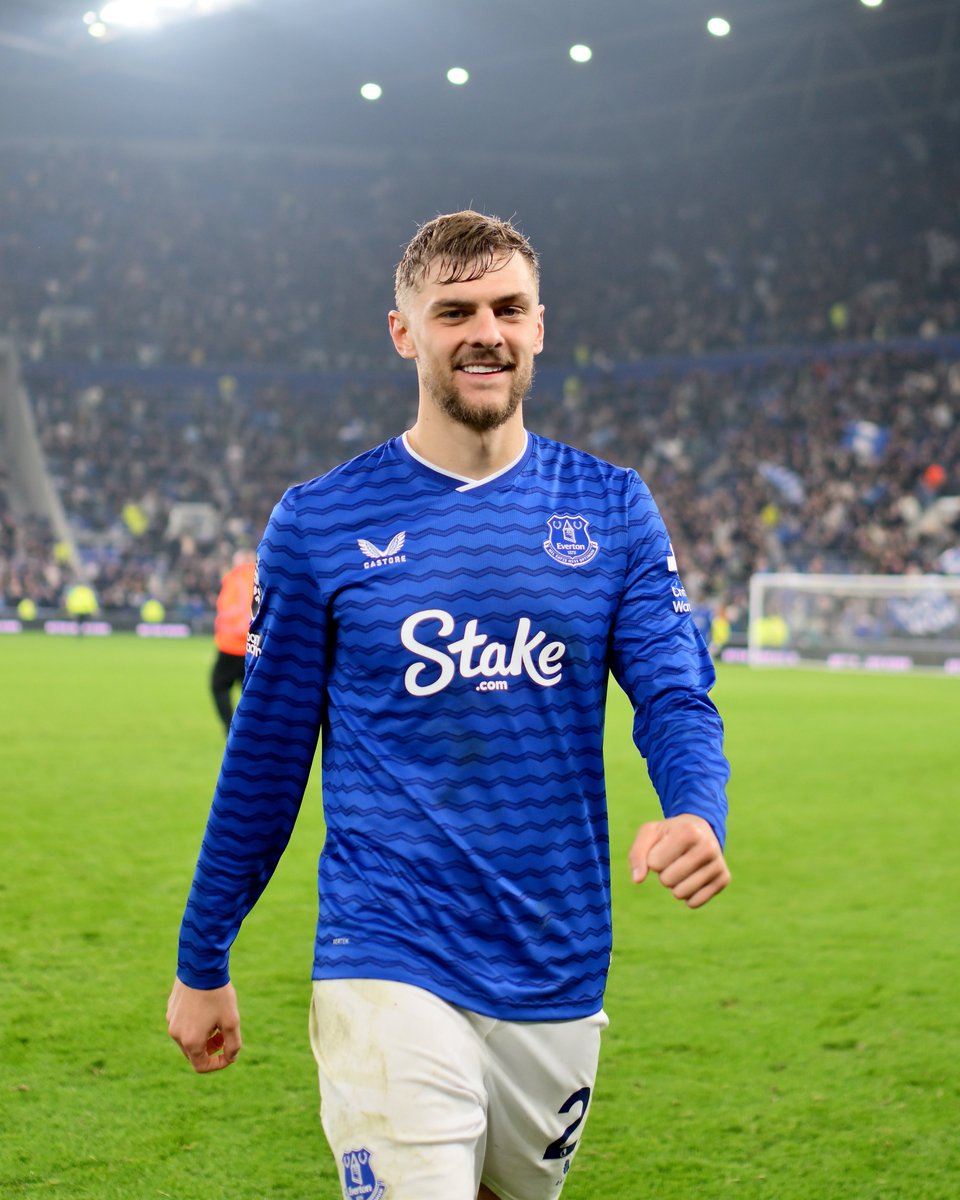 EFCEverywhere's tweet photo. One year of 🅺🅳🅷. 📸

Everton signed Kiernan Dewsbury-Hall on this day in 2025. ✍️ https://t.co/x2dwBgbSRU