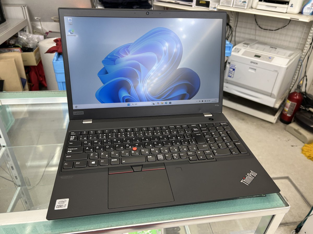 PCcomfullAKB4's tweet photo. 今週の秋葉原4号店限定セール!
【ThinkPad P15s Gen1】
NVIDIA Quadro P520入りのプチワークステーション!
軽く動画編集やCAD、3Dの図面の読み込みなどに♪
キーボードの打感も良く、作業捗る✨
MIL規格クリアの堅牢度、ドルビーアトモスの立体音響!!
10台限定!
#lenovo #thinkpad #p15s https://t.co/c4wrlHs6jE