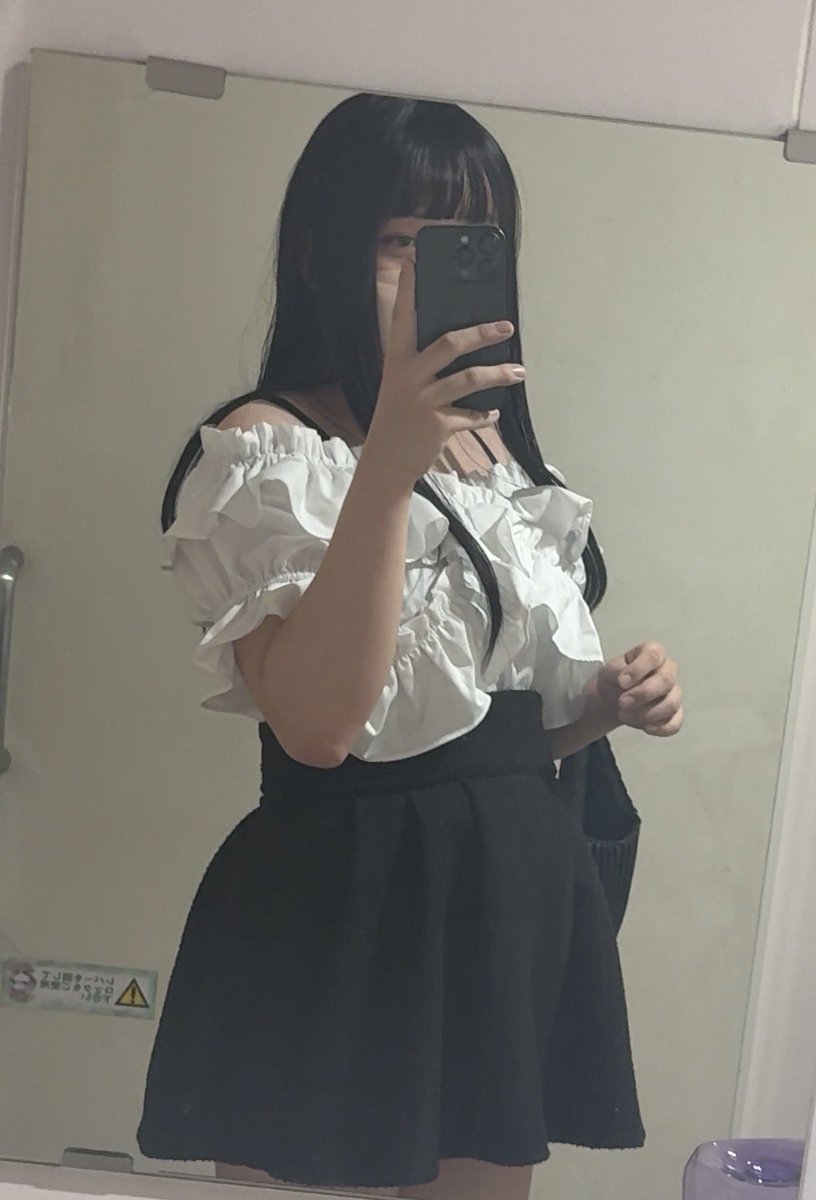 JosouYui's tweet photo. 男なのにミニスカートとオフショル着てごめんなさい
#女装 #女装男子 https://t.co/S1CFS6Lcad