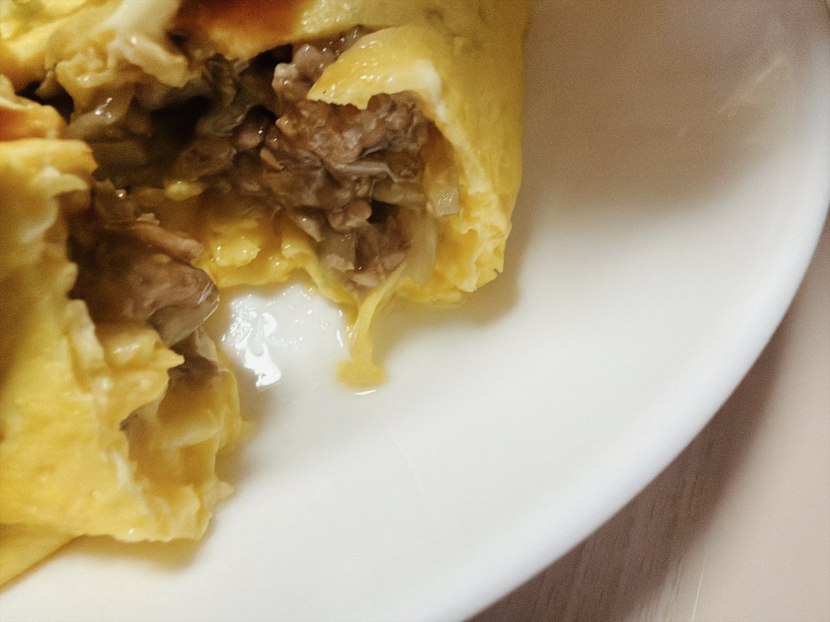 ZEKU_2's tweet photo. 今日の夕食は昔ながらのひき肉オムレツ、鰹のタタキ、しらすと塩昆布の冷奴でした
ビールがすすむ( ´ω｀ ) https://t.co/E06o8yjUmN
