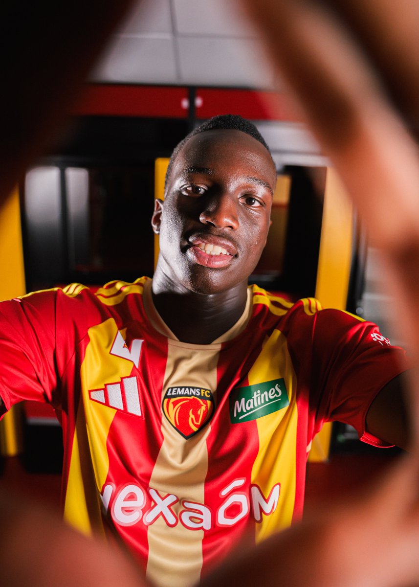 LEMANSFC's tweet photo. Daouda Traoré, nouveau 𝗦𝗮𝗻𝗴 𝗲𝘁 𝗢𝗿 🫵

Le Mans FC est heureux d'annoncer la venue du milieu de terrain, prêté avec option d'achat pour la saison par le @SouthamptonFC.

#AllezLeMansFC 🔴🟡 https://t.co/sBTFZn0VlM