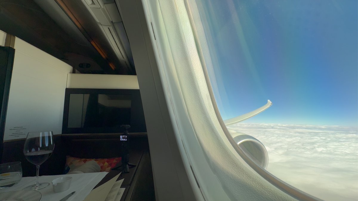 floxplore's tweet photo. Je m'en lasserai jamais...🫣
Bientôt la vidéo YouTube sur l'expérience en First Class Etihad dans un 787✈️ pour 277€ VS 3616€ grâce aux Miles.
Lien de la chaine YT (MrMilesfr) dans la bio.
#firstclass #etihad #airfrance #avgeek #revpoint https://t.co/kJ5CZmGfQZ