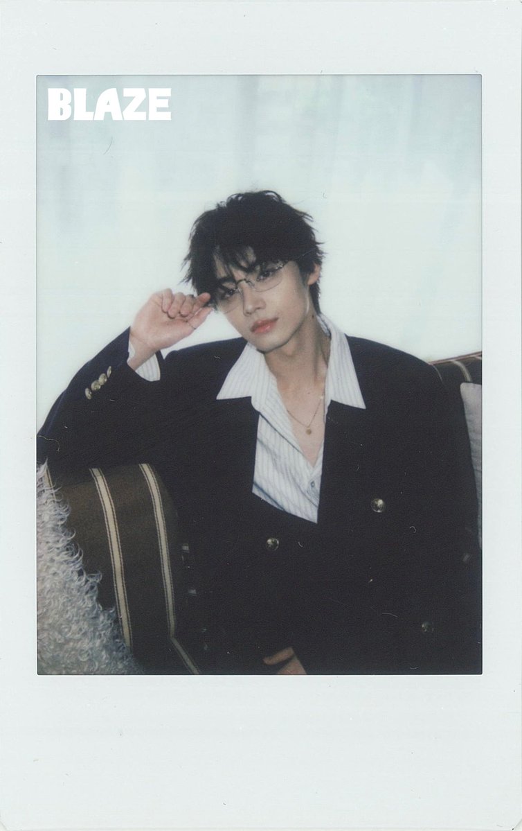 blazeprojectmag's tweet photo. 「BLAZE」7月号増刊表紙公開｜#井内悠陽 #阿久根温世

⋆˖⁺‧₊☽𖦹☥⋆*.• ˚ ︎︎ ˚ •.*⋆☥𖦹☾₊‧⁺˖⋆

✨夏に封じた思い出🎆

⋆˖⁺‧₊☽𖦹☥⋆*.• ˚ ︎︎ ˚ •.*⋆☥𖦹☾₊‧⁺˖⋆

📀雑誌の予約販売がついにスタート📀
🛎️販売ページはこちら🛎️

✨ 直筆抽選イベントは8月18日午前1時に終了（世界共通イベント）

【🌍公式販売サイト🔗 공식 판매 사이트】
A/B/C.VER⬇️
https://t.co/YC3tOOxR5R…

D.VER FULL SET⬇️
https://t.co/pNozNwHzoR…

🚨
日本、한국、香港、澳門、Singapore、Malaysia、ประเทศไทย、Indonesia、Philippines
⬆️➡️ ご自宅まで直送 / 자택 직배송 / Direct home delivery

@haruhi_iuchi712 
@ICEx_official 
#이우치하루히 
#아쿠네하루세
#blaze_your_day