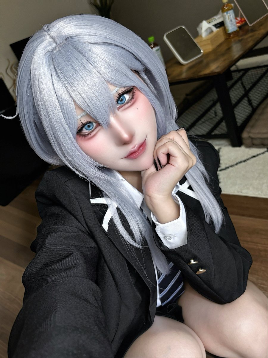 c0rin_n5's tweet photo. 灰宮先輩は怖くてかわいい https://t.co/zLkhMnwbrG