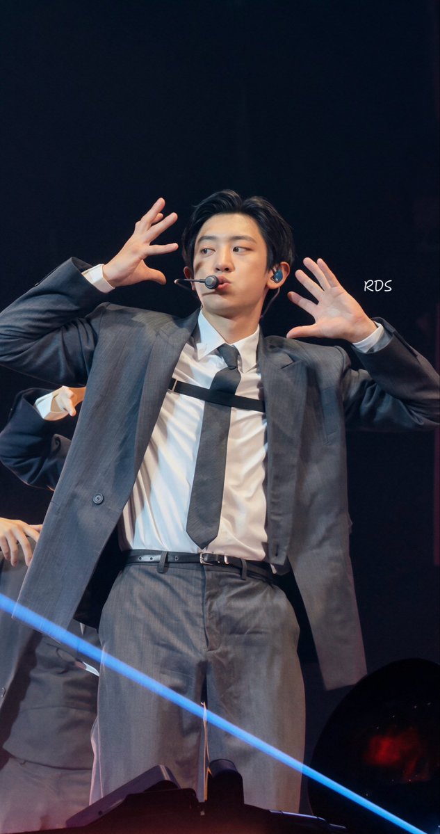 DODOKyungg's tweet photo. EXCUSE ME?!

#Chanyeol #찬열 #EXO #엑소 #weareoneEXO @weareoneEXO https://t.co/OiD67UEO5m