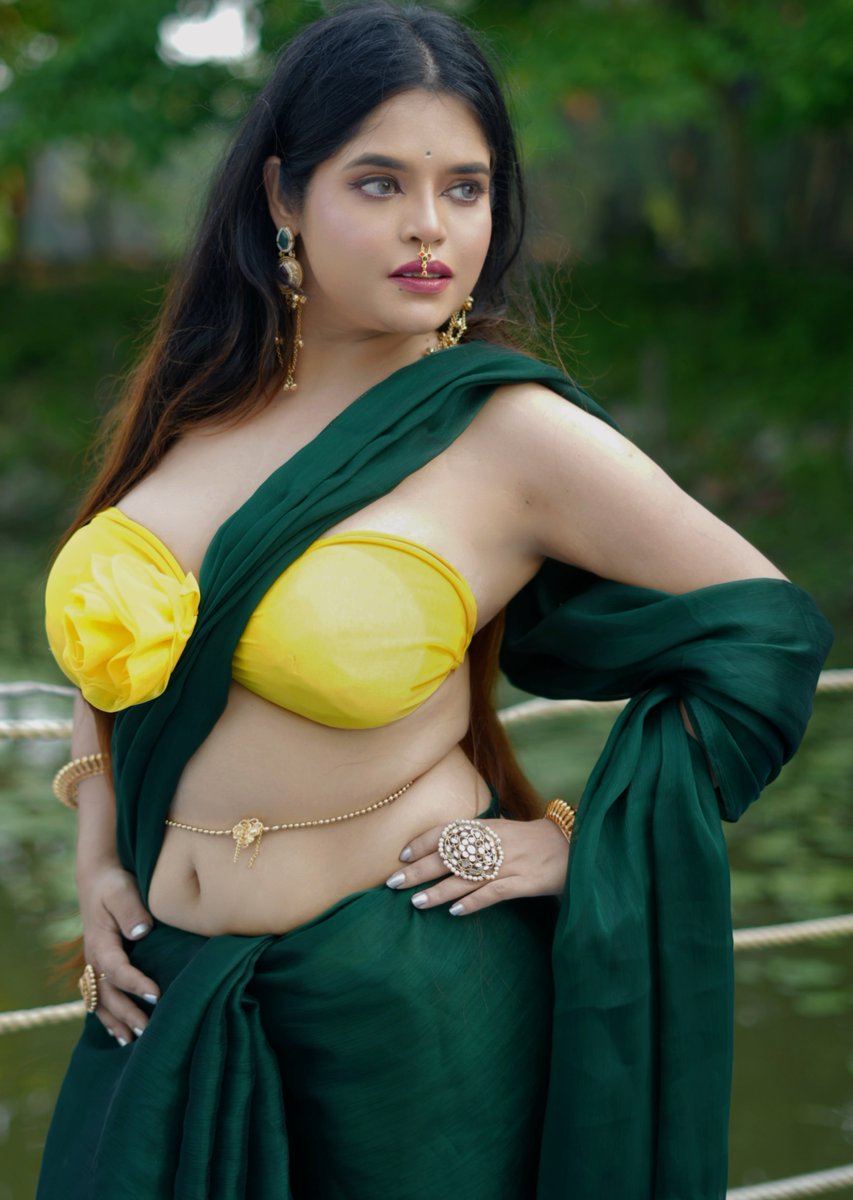 Svedha_valli's tweet photo. Good evening people 🥰
It's milk time 🍼 and your milk goddess is here 👸
Come and have the tastiest milk ever you get on this earth 😉 https://t.co/X1lCVYTiVl