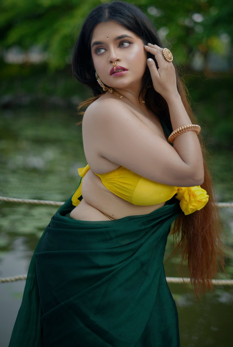 Svedha_valli's tweet photo. Good evening people 🥰
It's milk time 🍼 and your milk goddess is here 👸
Come and have the tastiest milk ever you get on this earth 😉 https://t.co/X1lCVYTiVl