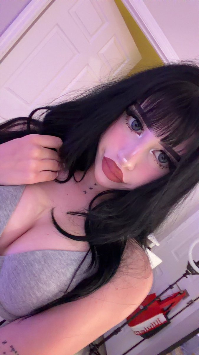 nikitaxworld's tweet photo. just a little selfie love note for your feed ♡ https://t.co/VR9EDVgP8a