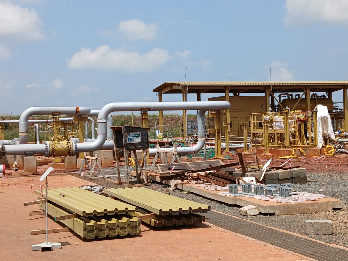 YSsempogo's tweet photo. Jobi-Rii 5 in Nwoya district is one of the sources of crude oil for the Tilenga project. 

According to @PAU_Uganda officials, construction here is close to 90% complete. 

It is one of eight well pads in Nwoya. Tilenga has 420 oil wells. 

#RoadToFirstOil 
#JudiciaryOilVisit https://t.co/67WCTbuSnM