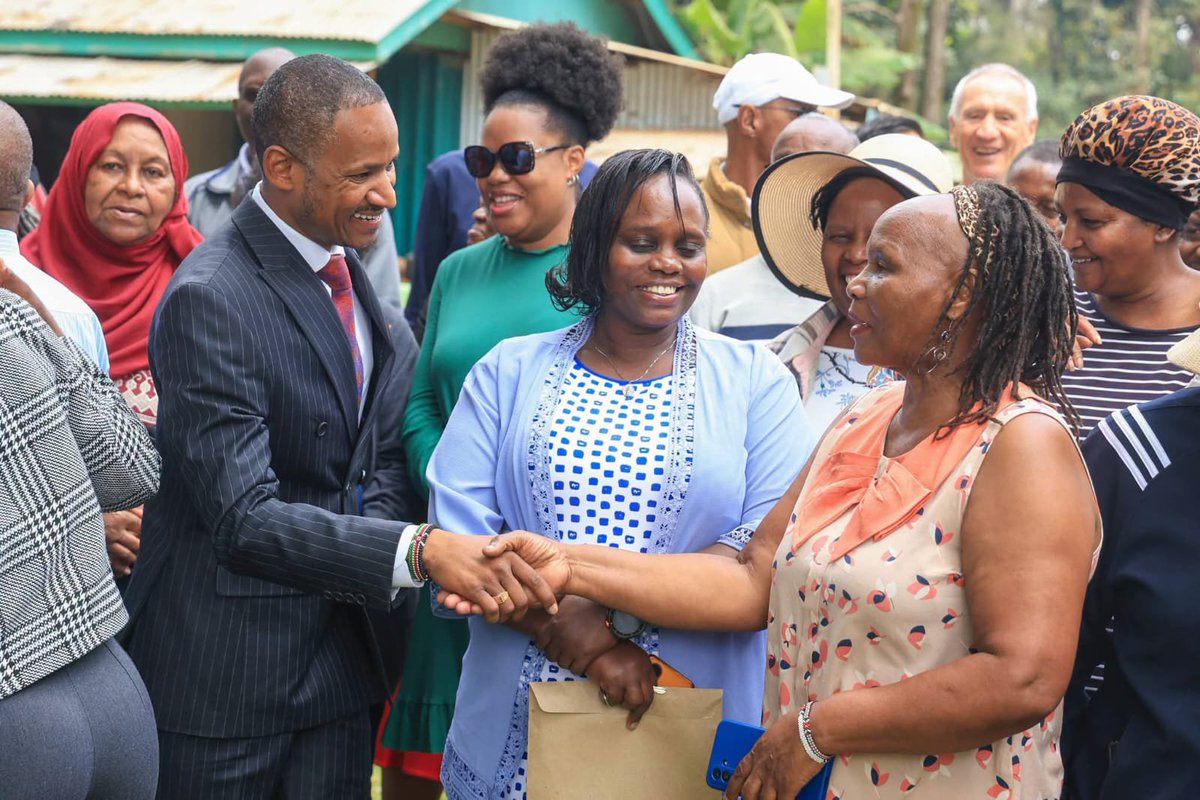 sirglickson's tweet photo. Leadership is tested by whose side you choose.
Today, @HEBabuOwino chose the people.
He stood against the alleged grabbing of public land and in defense of the rule of law.

Incoming Nairobi Governor Babu Owino. Babu Kwa Sababu
#RundaLandGrab https://t.co/3COcodhnO5