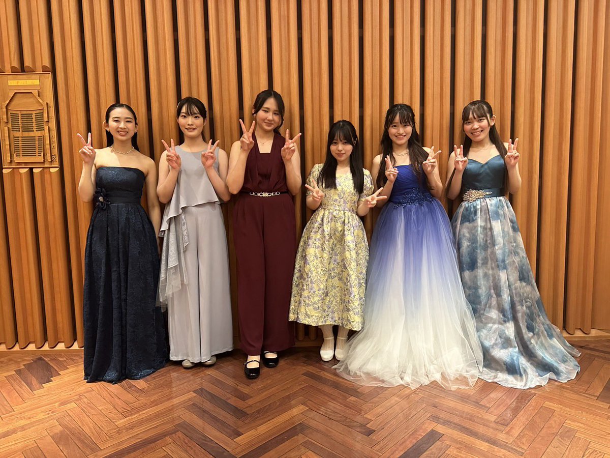 nana33060629's tweet photo. 7月31日は成績優秀者コンサートでした！
暑い中、たくさんのお客さまが来てくださって、
とってもうれしかったです😻
ありがとうございました！

今回はリストの鬼火を演奏するということで、
鬼火をイメージしたドレス👗 https://t.co/Wv67GErHnM