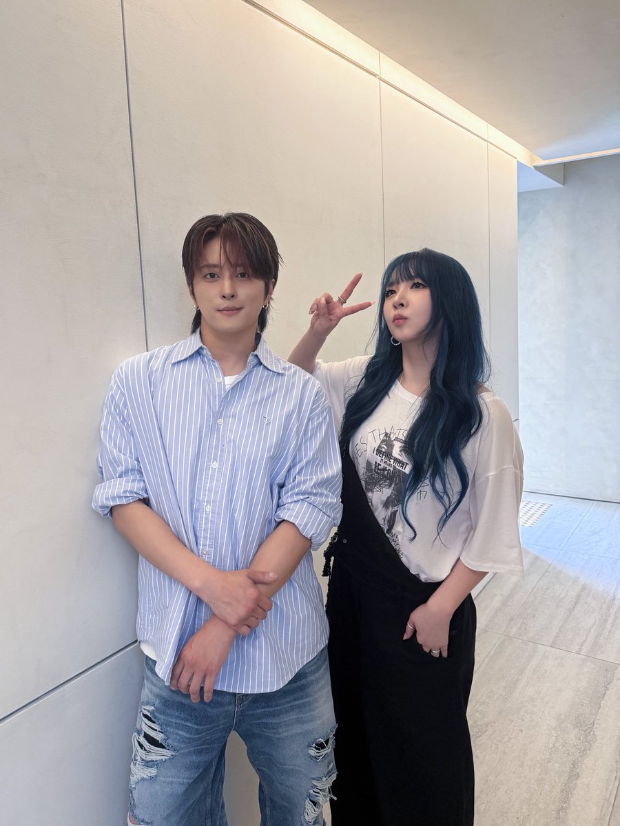 KARD_Official's tweet photo. [📷]
"저희 해체 아닙니다!" 10년 만의 첫 정규로 돌아온 욕망의 제이셉 X 솔직 입담 지우 | 폴킴의 남은 밤 | EP.4

🔗 https://t.co/XFgi2yZU7r

#KARD #카드
#BackToLife
#폴킴의남은밤 https://t.co/rnrRZeP7hb