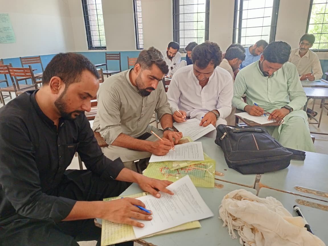 SELDGOS's tweet photo. A Six-Day Continuous Professional Development (#CPD) Training is underway at Government Boys High School Karoondi (#EMO) under the management of Sukkur #IBA University.
The training aims to enhance teachers’ professional skills, teaching practices, assessment strategies, and classroom effectiveness through interactive sessions led by Master Trainers.
#CPDTraining #TeacherDevelopment #SukkurIBAUniversity #SindhSchools @MinisterEduGos @sardarshah1