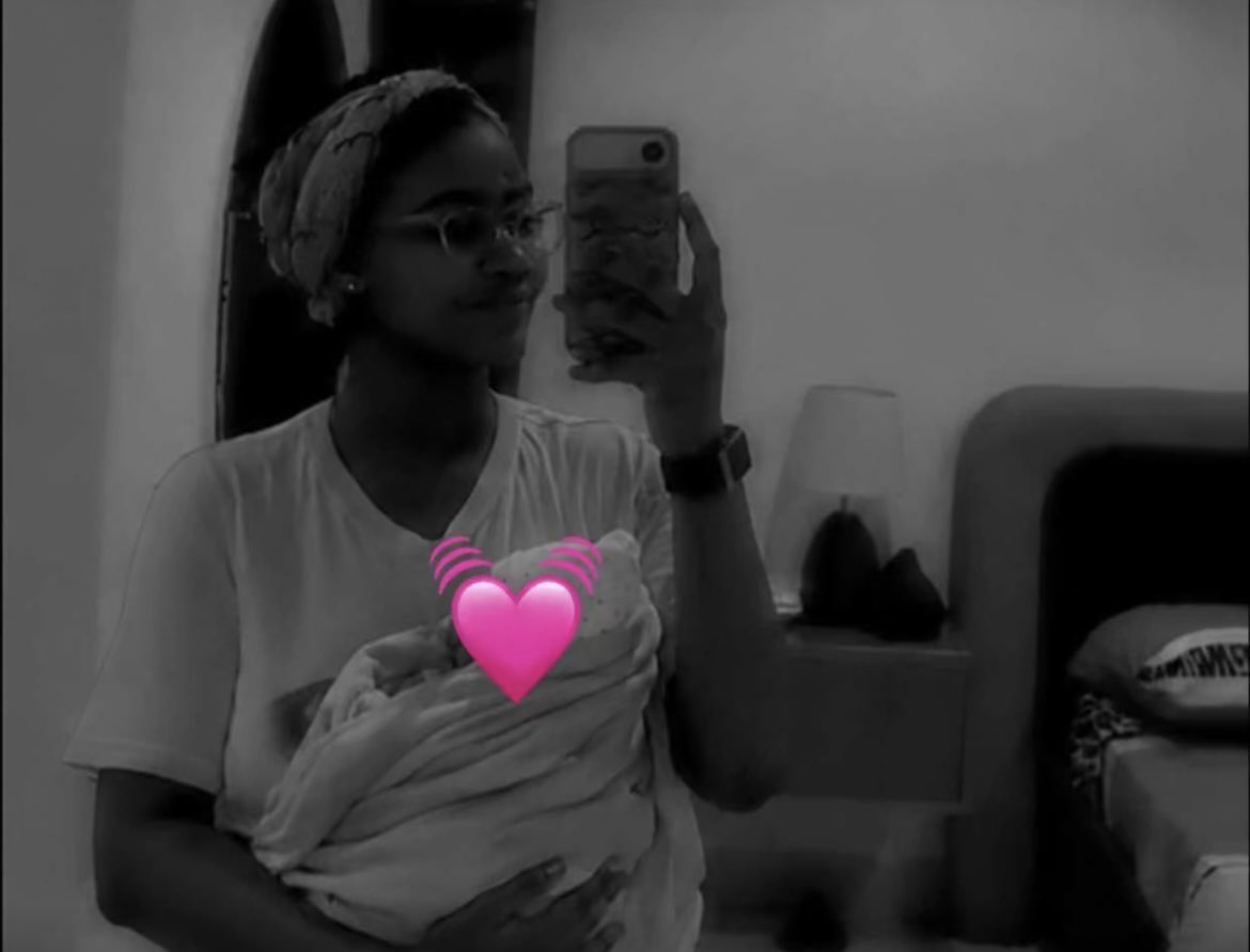 Gurly__m's tweet photo. Safeera further revealed that her precious💓baby girl's name is Ayam which means🦋My Heart🦋a beautiful name originated from Ebira🥰😌❤️

Congratulations to the latest mummy and daddy Ayam💓
#onlineinlaws https://t.co/SKZqfZd8rA