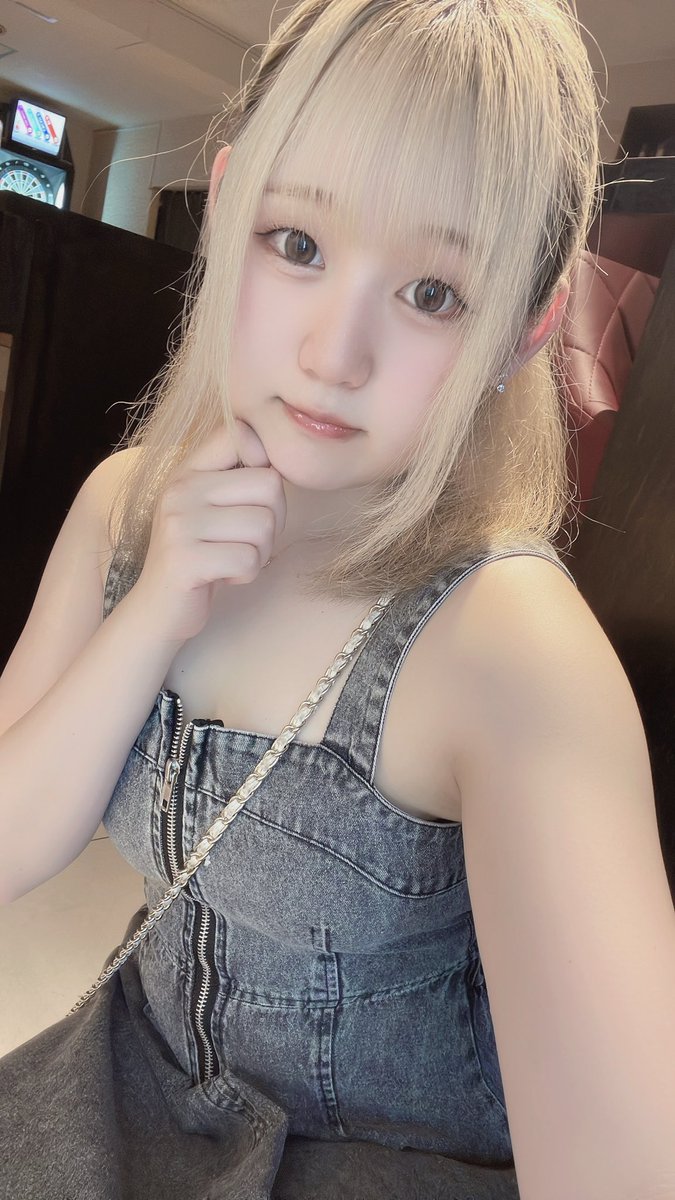 nanaco2021's tweet photo. こんばんは🐣
elf Openしました✨

🫧本日の出勤🫧
さや🌿
ゆりかさん🌿
ゆうちゃん🌿

皆様のご来店お待ちしております🥂🎗️

#新宿ガールズバー #東中野ガールズバー #高田馬場ガールズバー #歌舞伎町ガールズバー #女の子募集  #ガールズバー求人 #未経験者歓迎 https://t.co/TbCo9Vrd1g