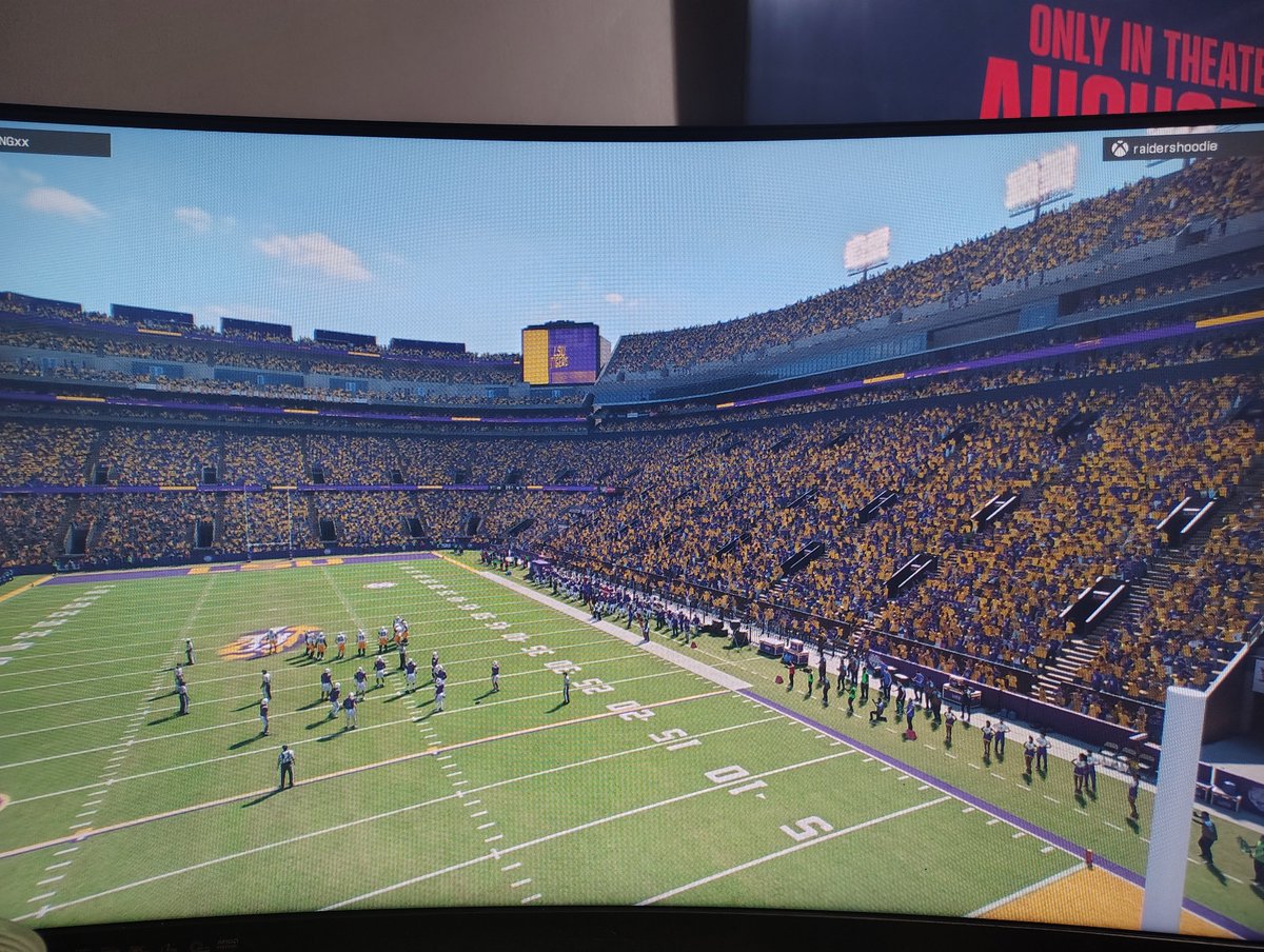 ChopOffaBlock84's tweet photo. @donniethurmanjr @CFBDirect @EASPORTS_CUT At least I know I'm not the only one smh https://t.co/rqbn0sov54