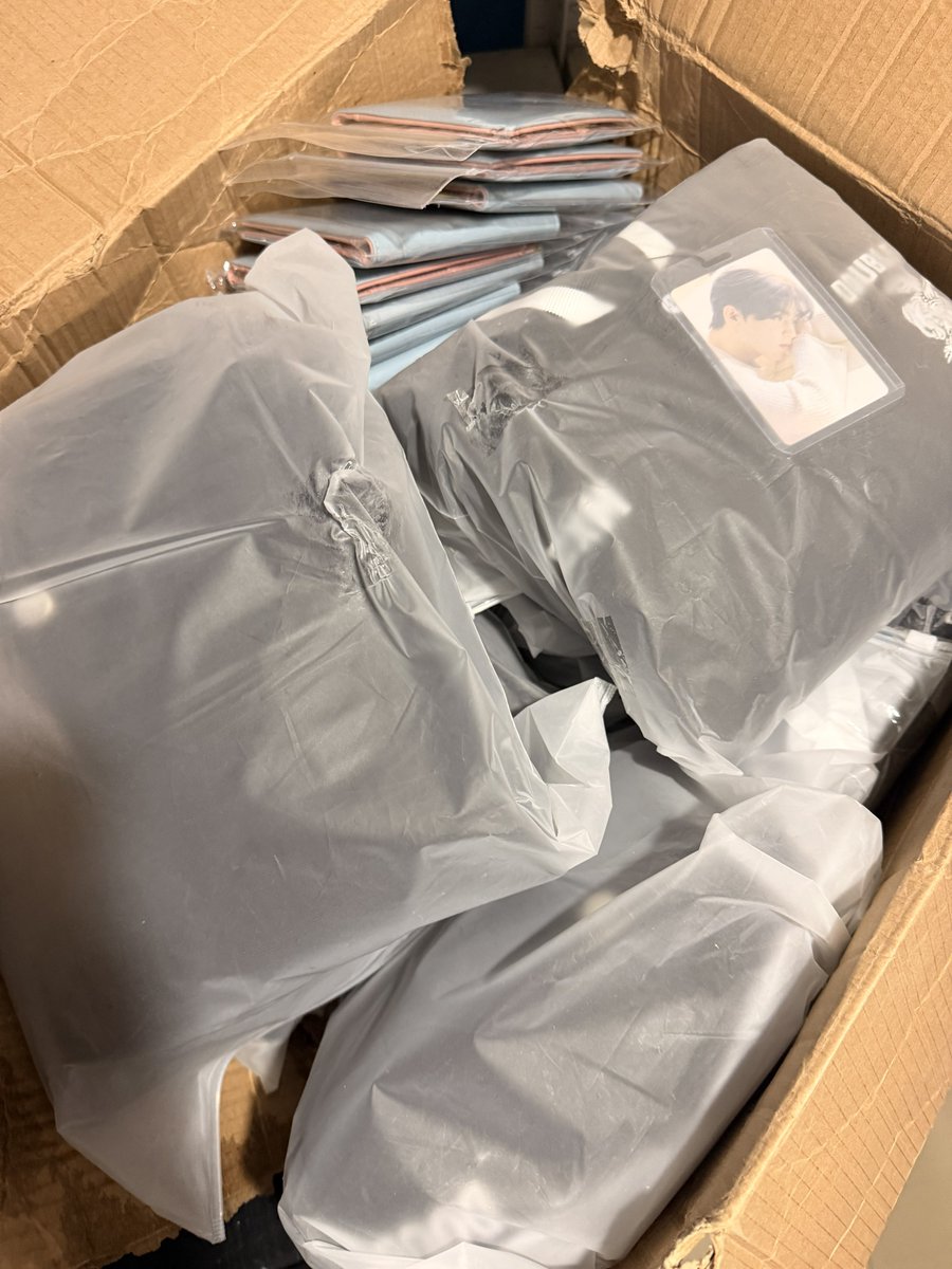 iiridescentstar's tweet photo. #irdscphupdates

new_ encore po2 is finally here 😭 rest assured that I'll be arranging the shipment later and will start shipping it this week as long as you have checkout already. 

again, I do applogize for the weeks of delay for this orders, we will not be using umac anymore since mabagal po and ang hirap itrack ng movement niya 🥹🙏