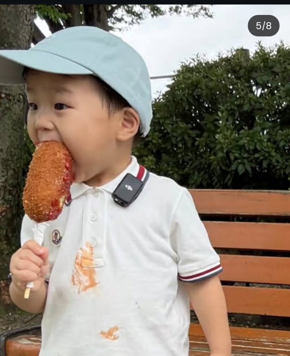afiah83's tweet photo. Jungwoo be like akan kuhadapi kerasnya dunia tp bentar aku makan corndog dulu https://t.co/FBdC1E9ApK