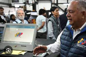 homeroboscan's tweet photo. No habrá más maquinitas electorales en Venezuela...El nuevo Consejo Nacional Electoral (CNE) tendrá orden de anular todo contrato con Smarmatic, empresa muy relacionada a Jorge y Delcy Rodríguez...En adelante, los votos se contarán a mano, como en todas partes...Se acabaron las trampas con maquinitas...Elon Muns sentenció el voto electrónico señalando que con esas maquinitas y la inteligencia artificial, cualquiera pueda hacer chanchullo...Como el que hizo Amoroso anunciando el triunfo de Maduro con números anotados EN UNA SERVILLETA.