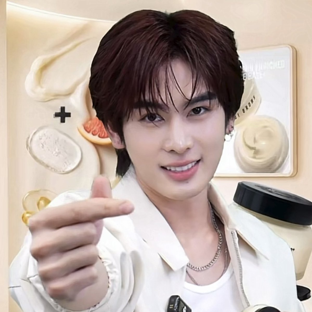 bunnybiboo's tweet photo. 🐱 : เอาจัยไปเยย มีหนึ่มจัยให้เธอคนเดียว !

 SANTA VITAMIN ENRICHED

 #BobbiBrownTHxSANTA https://t.co/lYm7rtOzWP