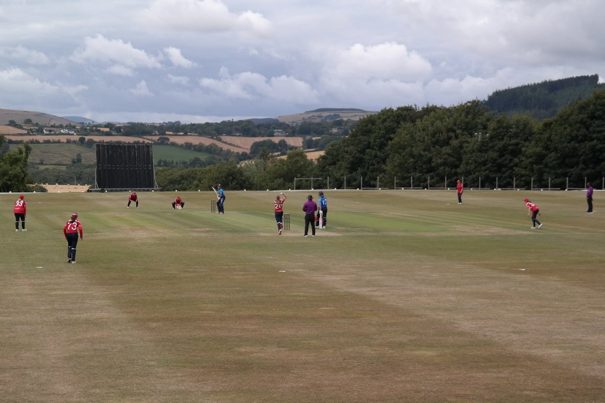 cricketireland's tweet photo. 🔵 𝙎𝘾𝙊𝙍𝙀 𝙐𝙋𝘿𝘼𝙏𝙀 🔴

𝙏𝙮𝙥𝙝𝙤𝙤𝙣𝙨 161/1 (26 overs) at Oak Hill. 

📲  https://t.co/4b1NoqSxaO

#SuperSeries | @EVOKE https://t.co/NA9WHOzbKz