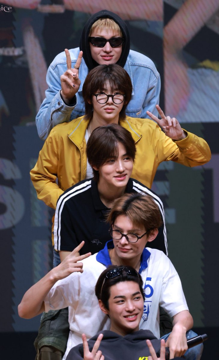 TrishaNaga5568's tweet photo. Looking for interactive moots 

-she/her
-2010 liner
-not new to stantwt 
-mostly for Cortis Enhypen BTS 
-other fandom is welcomed 
-solos dni
♡/ 🔁 are appreciated https://t.co/Z4SsnPCQet