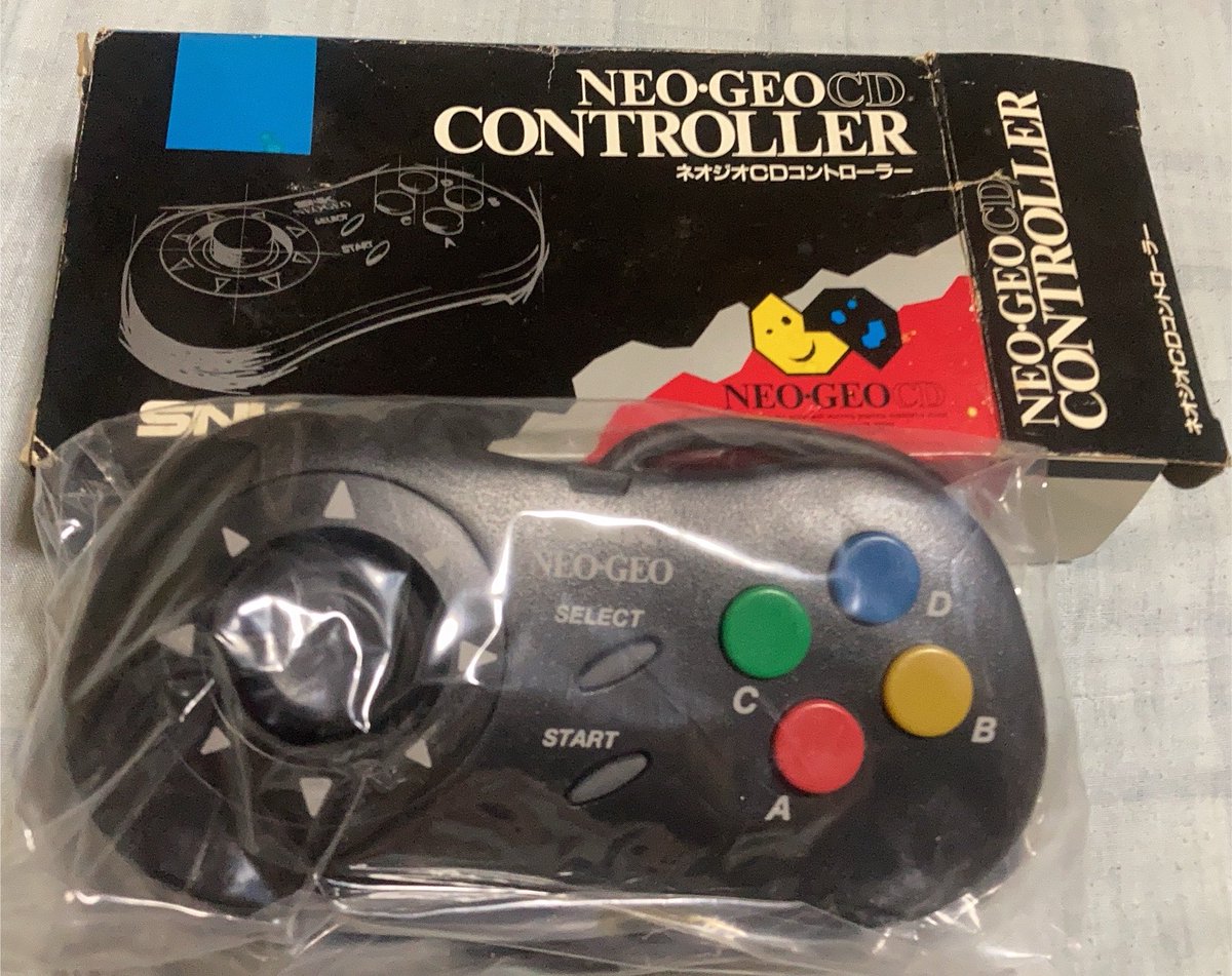 zenoxeno's tweet photo. 探し物してたら未使用品のコントローラー出てきた🎮 https://t.co/XtKyU7rFYl