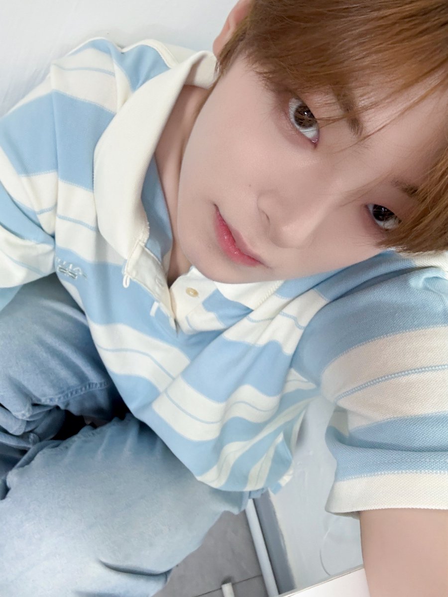 flareu_official's tweet photo. [#FLARE_UPDATE] 립우 형을 위해 준비한 케이크🎂

#FLAREU #플레어유
#강우진 #KANGWOOJIN
#쁠로그 https://t.co/ygeNDXgQiv