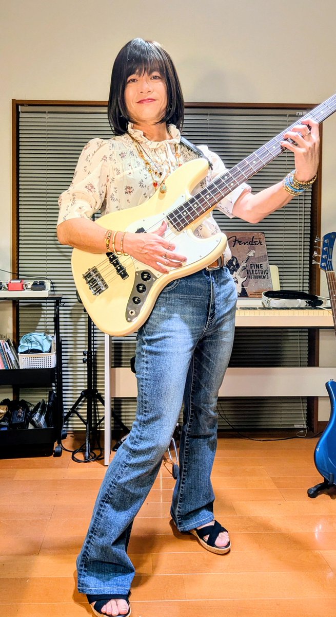 inmrskr's tweet photo. 明後日ライブ🎸✨
今回はミニライブ的なノリなので攻めてないですけど、サイケデリックで参戦❤️

やっぱり巻き髪だよねぇ…
あと、もっとジャラジャラさせていい
バンダナも欲��いところでしょうか🤔

たまには自撮りもしないとね🙄

#女装
#変態ベーシスト https://t.co/QnvibQQOwe