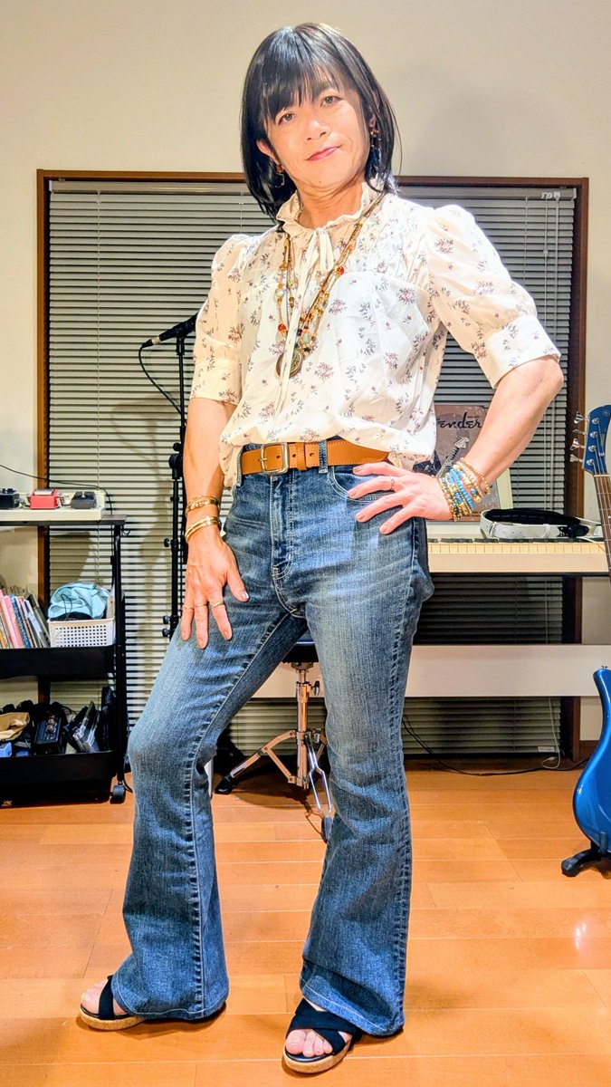 inmrskr's tweet photo. 明後日ライブ🎸✨
今回はミニライブ的なノリなので攻めてないですけど、サイケデリックで参戦❤️

やっぱり巻き髪だよねぇ…
あと、もっとジャラジャラさせていい
バンダナも欲��いところでしょうか🤔

たまには自撮りもしないとね🙄

#女装
#変態ベーシスト https://t.co/QnvibQQOwe