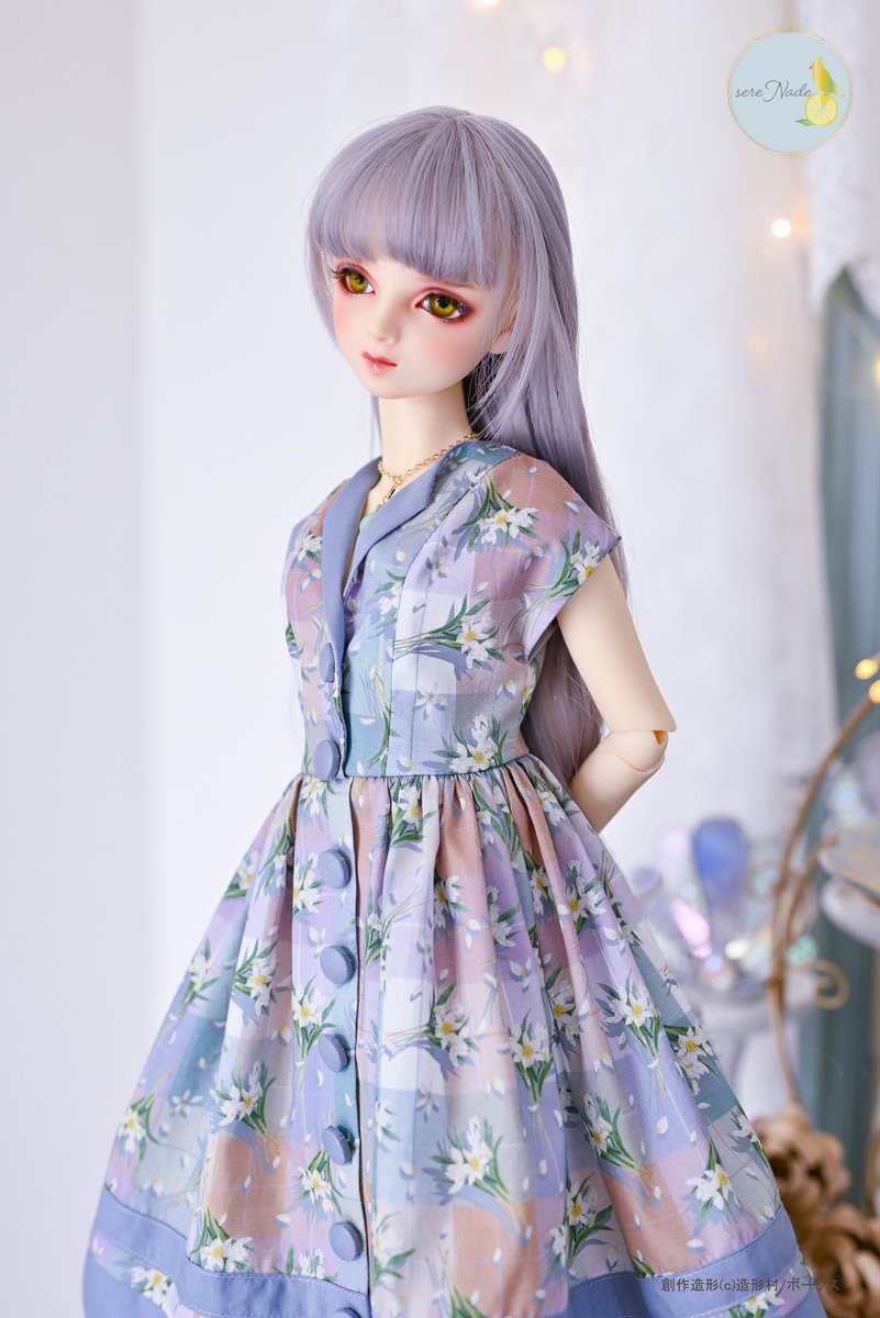 sereNade_Ayano's tweet photo. SDGr着用イメージ🫧

リバティ＜Dancing Daffodil＞のワンピース
格子柄に舞う水仙のブーケの意匠が、レトロな可憐さで素敵です💐
8月中に通販できるよう頑張ります！

#mellow_makeup #sereNadeOutfit https://t.co/LemijFhwyy