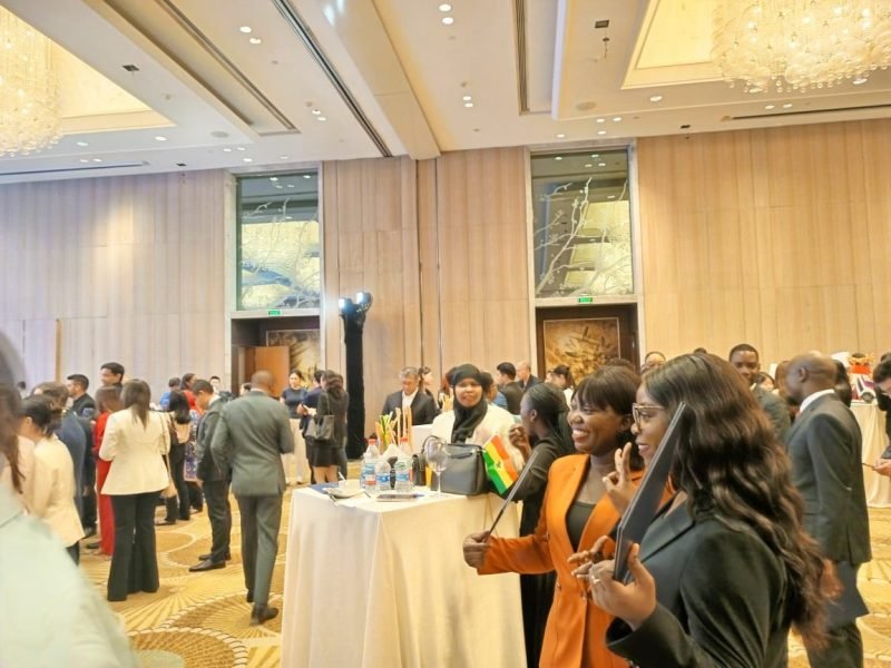 TigbeP's tweet photo. #Coopération médiatique Chine-Sud Global. Clôture réussie à #Pékin de l'édition 2026 du programme #CIPCC. Pendant 3 mois, une centaine de journalistes internationaux, dont des représentants du #Togo, ont été immergés au cœur des #médias et de l'innovation chinoise.
#Chine #FOCAC https://t.co/xSfJTzCI5C
